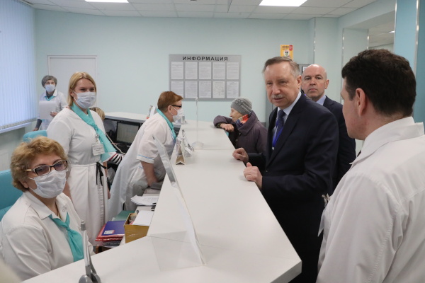 Посещение городской поликлиники №19 на Пражской улице, которая осуществляет забор анализов на коронавирусную инфекцию