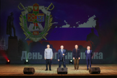 Александр Беглов и Александр Бельский поздравили пограничников Северо-Запада с профессиональным праздником со сцены ДК «Выборгский»