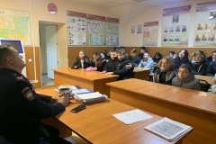 УМВД России и Госавтоинспекция Фрунзенского района рассказали курсантам Суворовского училища и учащимся ГБОУ № 296 об особенностях службы в полиции