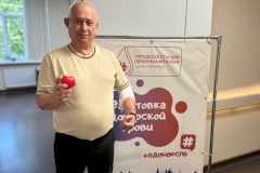 Свыше 60 сотрудников администрации и подведомственных учреждений Красногвардейского района сегодня сдали кровь.