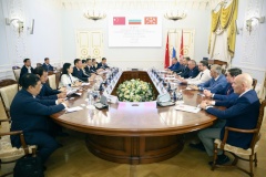 Петербург готов развивать промышленную кооперацию с Харбином в сфере обрабатывающей промышленности и транспорта