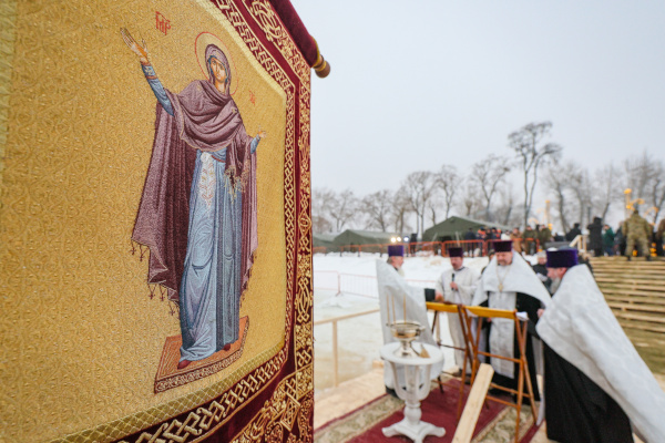 Крещенские купания у Петропавловской крепости