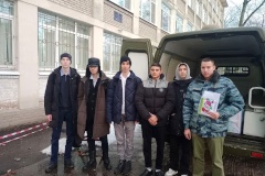 Школьники Кировского района отправили подарки к Новому году бойцам СВО