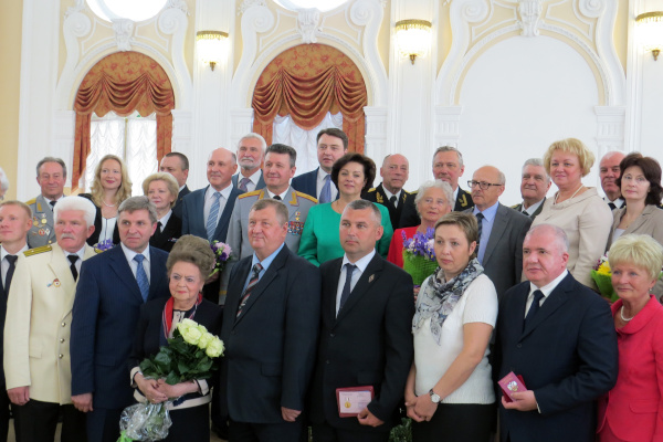 Председателю Комитета Жанне Владимировне Воробьёвой вручена памятная медаль «Патриот России»