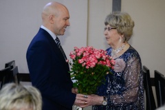 Глава администрации Фрунзенского района Константин Серов поздравил с 90-летием Надежду Кудрякову