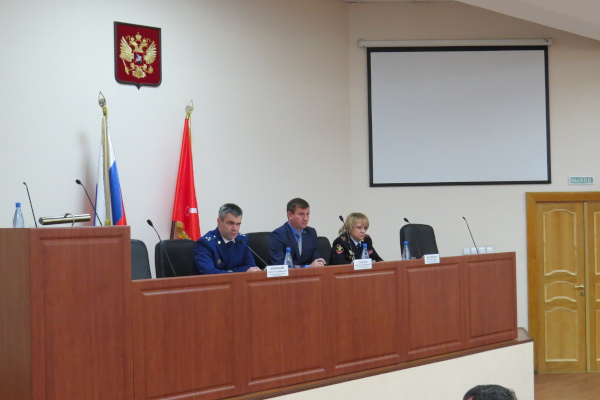 Работу по профилактике правонарушений и меры про борьбе с коррупцией обсудили в Невском районе