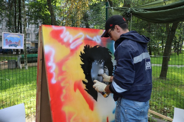 В Кировском районе  состоялся OPEN AIR фестиваль "Светлое небо над Питером"