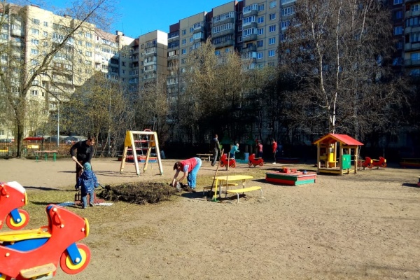 Детские сады Фрунзенского района присоединились к весеннему субботнику