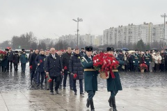 Торжественно-траурная церемония, посвященная 81 годовщине полного освобождения Ленинграда от фашистской блокады, прошла на Площади Победы