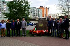 Состоялось возложение цветов к закладному камню