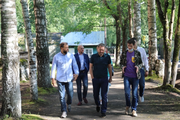 Александр Бельский приехал с визитом в Кронштадт и Ломоносов