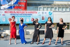 В День молодёжи России в Кронштадте прошел Фестиваль молодости и красоты «Кронштадтская жемчужина»
