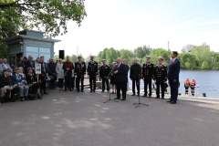 В Санкт‑Петербурге в День прорыва морской минной блокады возложили цветы к памятнику катерным тральщикам