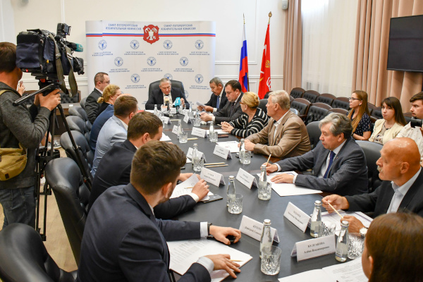 Общественная палата Петербурга обратила внимание Горизбиркома на необходимость сделать доступными избирательные участки для маломобильных граждан