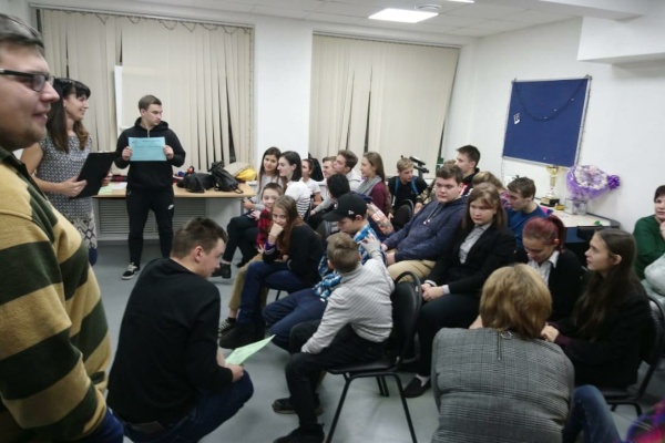 Во Фрунзенском районе прошел квест "Улыбнись миру!"