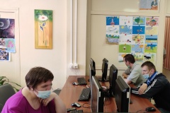 В Центре социальной реабилитации инвалидов и детей-инвалидов Невского района проводятся занятия по основам компьютерной грамотности