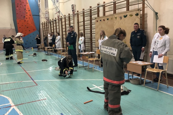 Во Фрунзенском районе завершились комплексные соревнования "Школа безопасности"