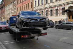 Комитет по транспорту приступил  к эвакуации машин без госномеров