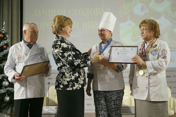 Школа №319 победила во Всероссийском конкурсе "Лучшая школьная столовая"