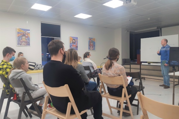 В библиотечном центре «Маяк» стартовал научно-популярный мини-лекторий «Математика на практике»