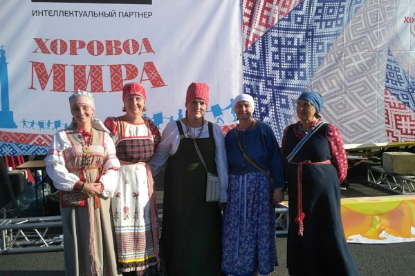 Мастера народных ремесел и молодые художники Невского района приняли участие в акции «Хоровод мира»