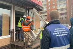 В Приморском районе проводятся мероприятия по освобождению незаконно занятого земельного участка, используемого под размещение торгового павильона и точки общественного питания