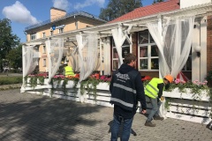 Проводятся мероприятия по освобождению земельного участка,  занятого без правовых оснований под размещение террасы ресторана