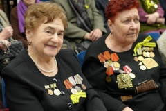В Невском районе ветеранам вручили почетные знаки «В честь 80-летия полного освобождения Ленинграда от фашистской блокады»