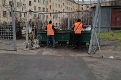 1 января более 300 работников коммунальной сферы приняли участие в уборке района после новогодней ночи