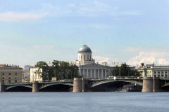 Биржевой мост разводится по графику Тучкова моста