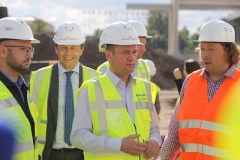 Парку быть! У «СКА Арены» высажена первая аллея деревьев