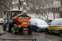 В Санкт‑Петербурге в штатном режиме ведутся работы по зимнему содержанию внутридворовых территорий
