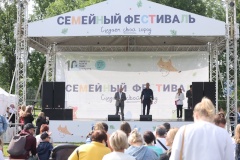 Глава Выборгского района посетил Большой семейный фестиваль в Муринском парке