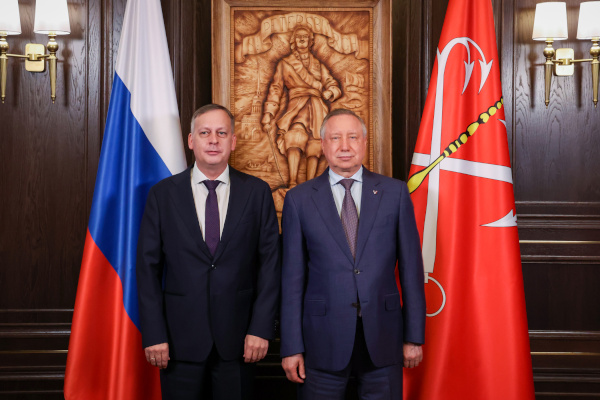 Губернатор Александр Беглов и руководитель Росводресурсов Дмитрий Кириллов обсудили вопросы сохранения водоёмов Царского Села и Павловска