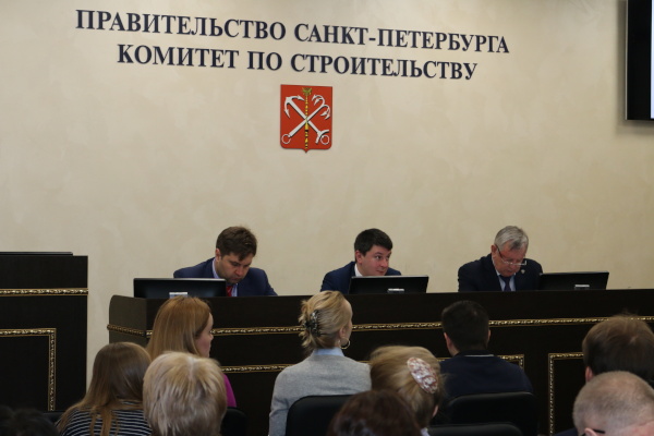 В Комитете по строительству обсудили объекты социального назначения, строящиеся за счет инвесторов 