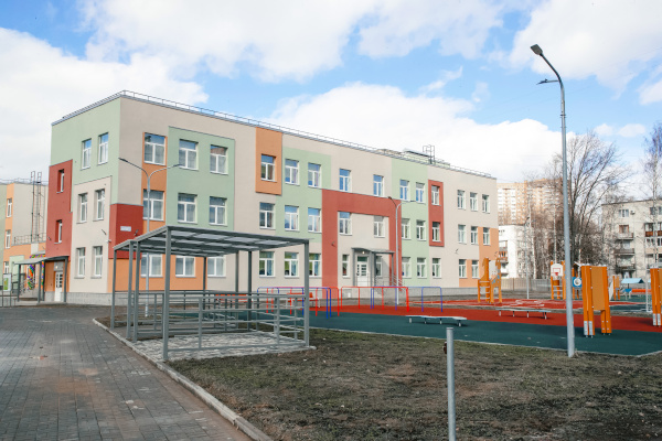 Александр Беглов проверил готовность к открытию детского сада № 208 и детского сада № 33