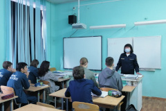 В новогодние праздники безопасность детей требует дополнительного внимания