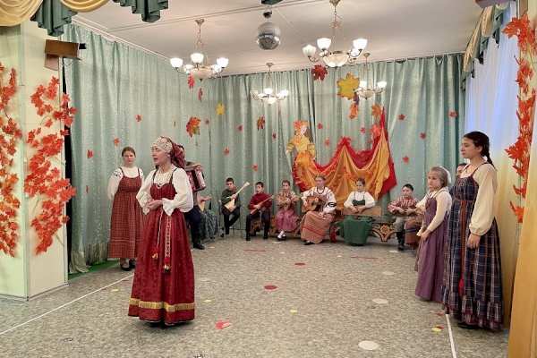 День народного единства с фольклорным ансамблем «Горница»
