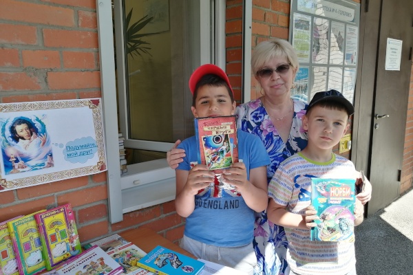 В библиотеке №4 «Горелово» состоялась викторина «Подумайте, мой друг!», посвященная Пушкинскому дню