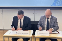 В кампусе ВШМ подписали соглашение о сотрудничестве между администрацией Петродворцового района и СПбГУ