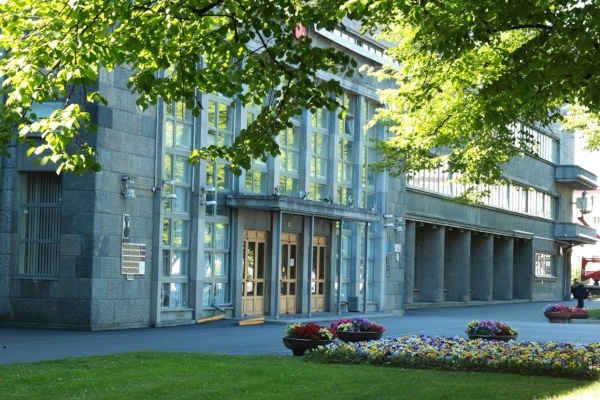 В Кировском районе рассмотрели вопросы о готовности к новому учебному году и о работе Молодежного совета