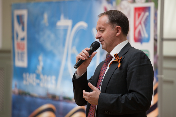 Михаил Демиденко поздравил ветеранов с Днем Победы