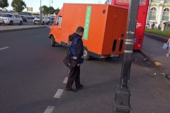 На благо города: специалисты Комитета изъяли несколько автомобилей и павильон в трех района Петербурга
