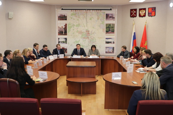 Владимир Омельницкий встретился с депутатским корпусом  МО «Шушары»