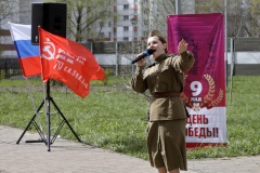 Акцию "Поем всем двором" провела молодежь