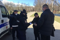 Городские власти усилили патрулирование скверов и парков. Граждан призывают соблюдать режим самоизоляции