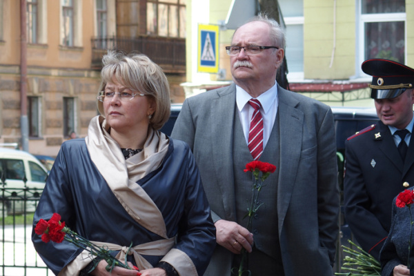 На площади Кулибина вспомнили жертв блокады Ленинграда