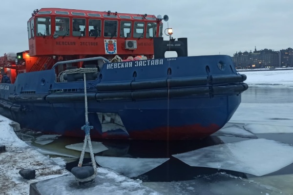 «Невская застава» контролирует ледовую обстановку