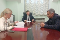 На личном приёме граждан глава администрации Петродворцового района обсудил развитие шахматного движения