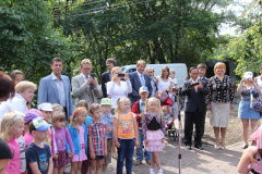 Hyundai дарит Сестрорецку детскую площадку